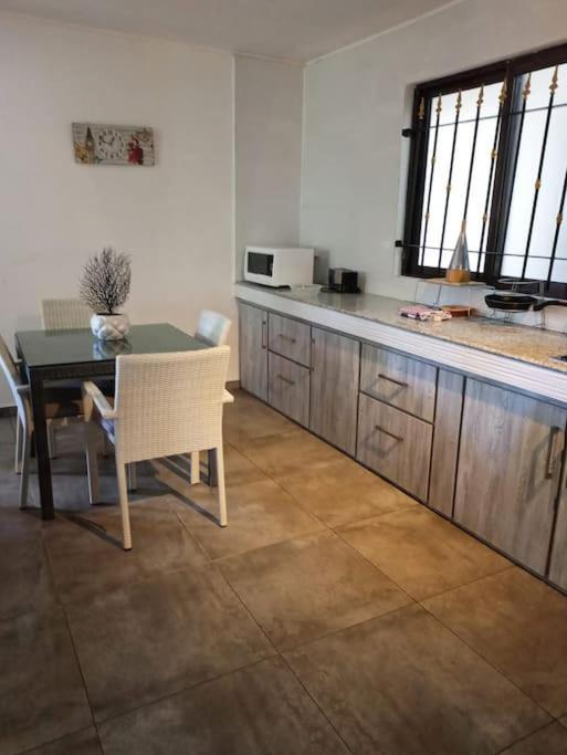 1 Bedroom Apartment In Pereybere With Private Balcony Pereybere Beach Εξωτερικό φωτογραφία